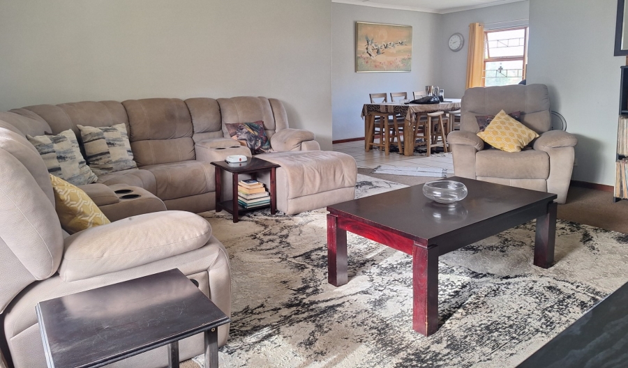 3 Bedroom Property for Sale in Wavecrest Eastern Cape